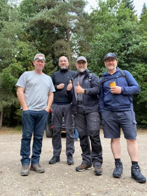 Fire mænd på vandretur