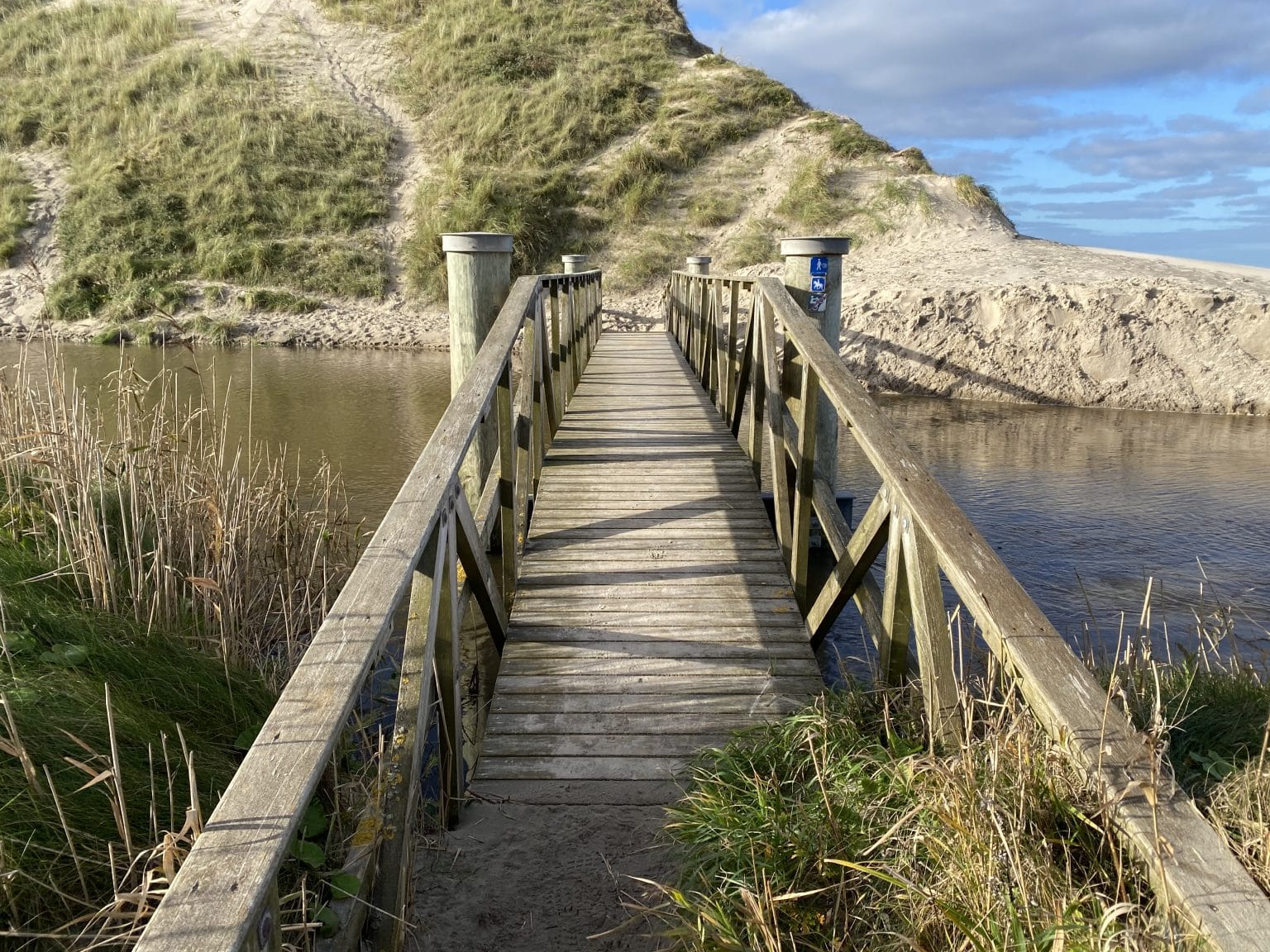 Maleriske broforbindelse ved Tornby Strand