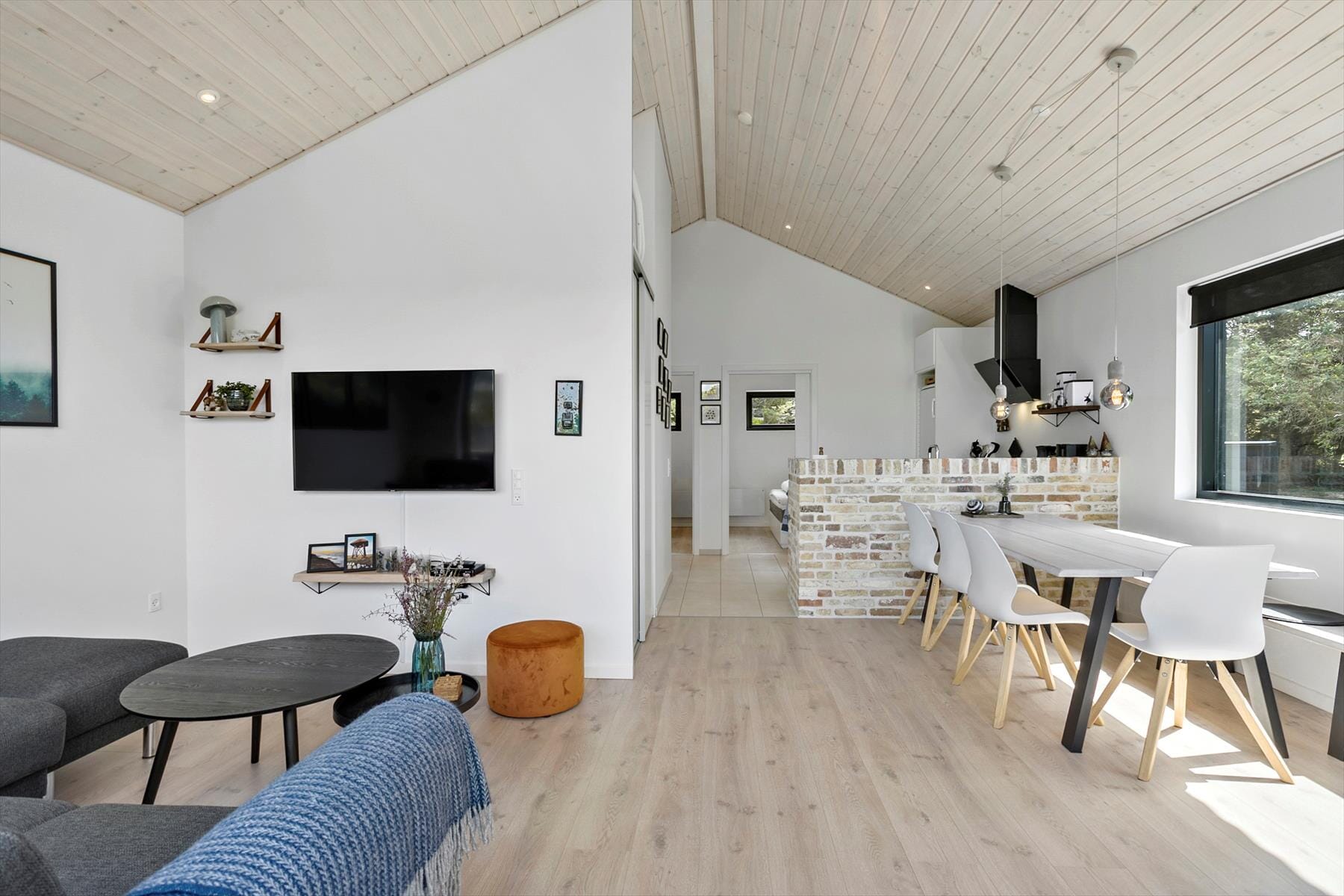 Køkkenalrum i sommerhuset på Runddelen 11 i Nr. Lyngby